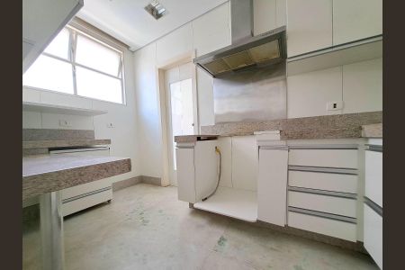 Apartamento para alugar com 120m², 4 quartos e 1 vaga