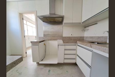 Apartamento para alugar com 120m², 4 quartos e 1 vaga