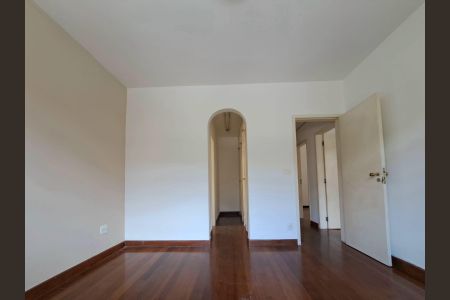 Apartamento para alugar com 120m², 4 quartos e 1 vaga