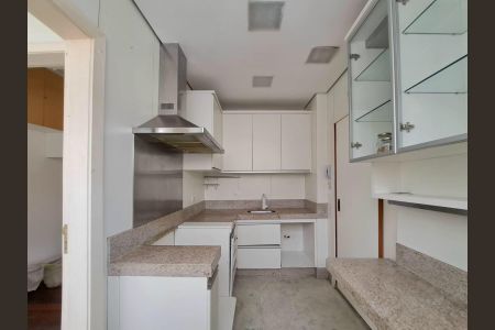 Apartamento para alugar com 120m², 4 quartos e 1 vaga