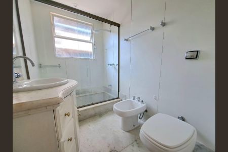 Apartamento para alugar com 120m², 4 quartos e 1 vaga