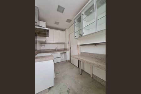 Apartamento para alugar com 120m², 4 quartos e 1 vaga