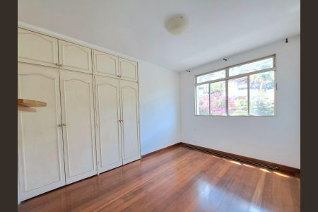 Apartamento para alugar com 120m², 4 quartos e 1 vaga