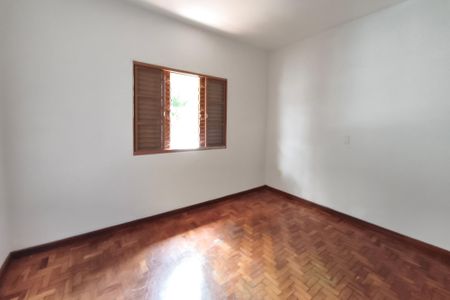 Casa à venda com 315m², 3 quartos e 4 vagas Casa à venda com 315m², 3 quartos e 4 vagasQuarto 2