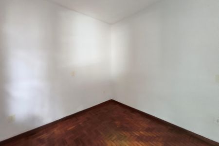 Casa à venda com 315m², 3 quartos e 4 vagas Casa à venda com 315m², 3 quartos e 4 vagasQuarto 2