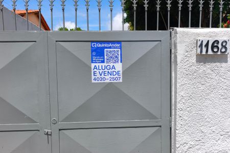 Casa à venda com 315m², 3 quartos e 4 vagas Casa à venda com 315m², 3 quartos e 4 vagasFachada