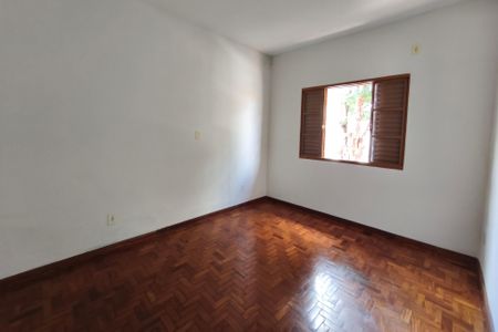 Casa à venda com 315m², 3 quartos e 4 vagas Casa à venda com 315m², 3 quartos e 4 vagasQuarto