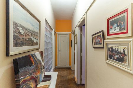 Apartamento à venda com 108m², 2 quartos e sem vaga Apartamento à venda com 108m², 2 quartos e sem vagaCorredor