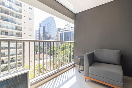 Varanda de kitnet/studio para alugar com 1 quarto, 26m² em Moema, São Paulo
