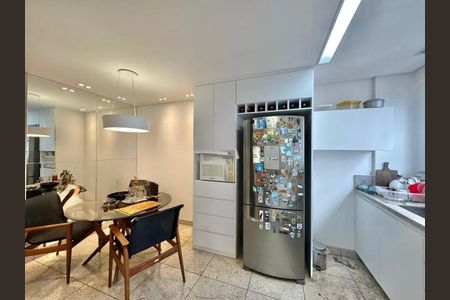 Apartamento à venda com 90m², 2 quartos e 3 vagas
