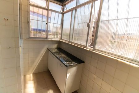 Apartamento à venda com 94m², 2 quartos e 1 vaga Apartamento à venda com 94m², 2 quartos e 1 vagaCozinha e Área de Serviço