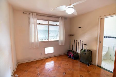 Apartamento à venda com 94m², 2 quartos e 1 vaga Apartamento à venda com 94m², 2 quartos e 1 vagaSuíte