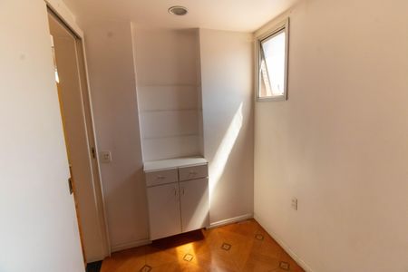 Apartamento à venda com 94m², 2 quartos e 1 vaga Apartamento à venda com 94m², 2 quartos e 1 vagaEscritório