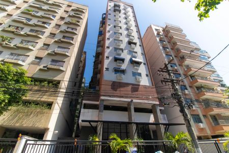 Apartamento à venda com 94m², 2 quartos e 1 vaga Apartamento à venda com 94m², 2 quartos e 1 vagaFachada