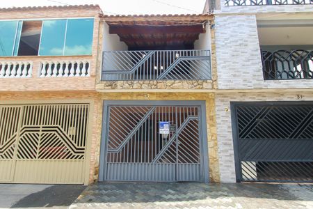 Casa à venda com 72m², 2 quartos e 1 vaga Casa à venda com 72m², 2 quartos e 1 vagaFachada