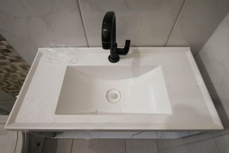 Casa à venda com 72m², 2 quartos e 1 vaga Casa à venda com 72m², 2 quartos e 1 vagaBanheiro