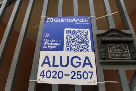 Casa à venda com 72m², 2 quartos e 1 vaga Casa à venda com 72m², 2 quartos e 1 vagaFachada