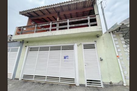 Casa à venda com 154m², 3 quartos e 2 vagasFachada
