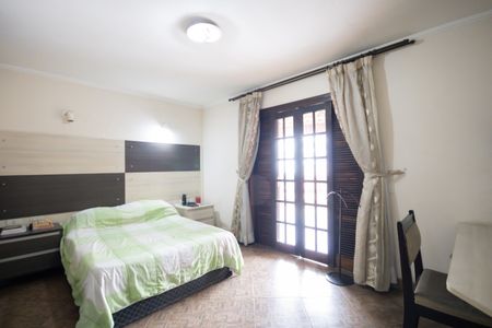 Casa à venda com 154m², 3 quartos e 2 vagasSuíte