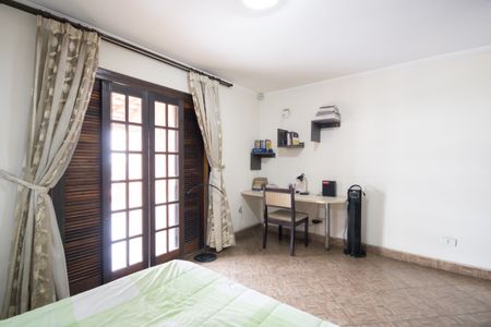 Casa à venda com 154m², 3 quartos e 2 vagasSuíte