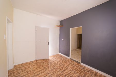 Casa à venda com 240m², 1 quarto e sem vaga Casa à venda com 240m², 1 quarto e sem vagaSala