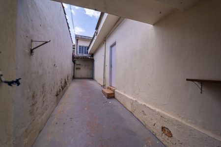 Casa à venda com 240m², 1 quarto e sem vaga Casa à venda com 240m², 1 quarto e sem vagaQuintal
