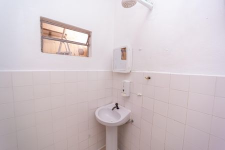 Casa à venda com 240m², 1 quarto e sem vaga Casa à venda com 240m², 1 quarto e sem vagaBanheiro
