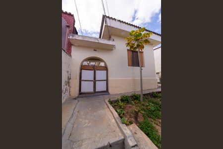 Casa à venda com 240m², 1 quarto e sem vaga Casa à venda com 240m², 1 quarto e sem vagaFachada