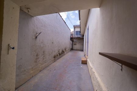 Casa à venda com 240m², 1 quarto e sem vaga Casa à venda com 240m², 1 quarto e sem vagaQuintal