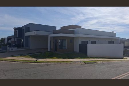 Casa de condomínio à venda com 178m², 3 quartos e 4 vagas Casa de condomínio à venda com 178m², 3 quartos e 4 vagasFoto 01