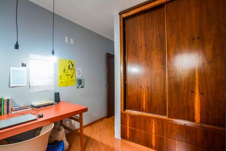 Casa à venda com 180m², 3 quartos e 2 vagas Casa à venda com 180m², 3 quartos e 2 vagasQuarto 2