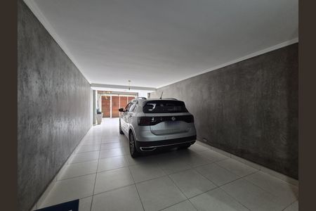 Casa à venda com 180m², 3 quartos e 2 vagas Casa à venda com 180m², 3 quartos e 2 vagasGaragem