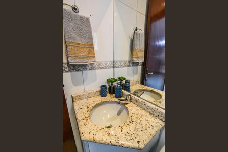Casa à venda com 180m², 3 quartos e 2 vagas Casa à venda com 180m², 3 quartos e 2 vagasLavabo