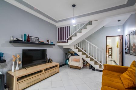 Casa à venda com 180m², 3 quartos e 2 vagas Casa à venda com 180m², 3 quartos e 2 vagasSala