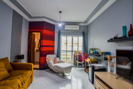 Casa à venda com 180m², 3 quartos e 2 vagas Casa à venda com 180m², 3 quartos e 2 vagasSala
