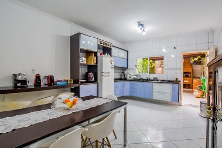 Casa à venda com 180m², 3 quartos e 2 vagas Casa à venda com 180m², 3 quartos e 2 vagasCozinha