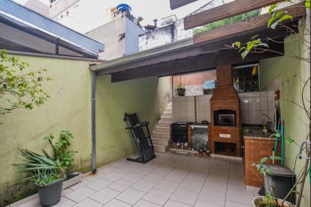 Casa à venda com 180m², 3 quartos e 2 vagas Casa à venda com 180m², 3 quartos e 2 vagasÁrea externa