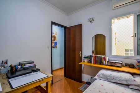 Casa à venda com 180m², 3 quartos e 2 vagas Casa à venda com 180m², 3 quartos e 2 vagasQuarto 1