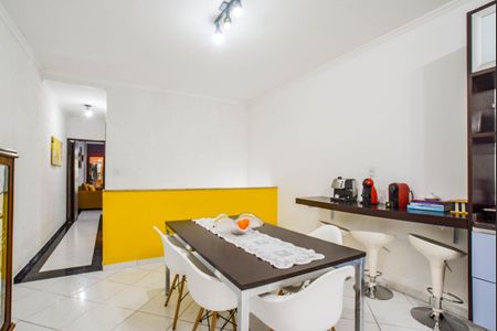 Casa à venda com 180m², 3 quartos e 2 vagas Casa à venda com 180m², 3 quartos e 2 vagasCozinha