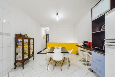 Casa à venda com 180m², 3 quartos e 2 vagas Casa à venda com 180m², 3 quartos e 2 vagasCozinha