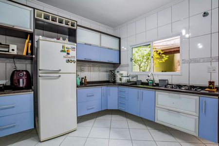 Casa à venda com 180m², 3 quartos e 2 vagas Casa à venda com 180m², 3 quartos e 2 vagasCozinha