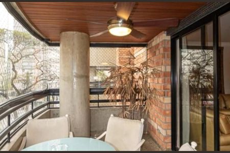 Apartamento para alugar com 220m², 3 quartos e 4 vagas