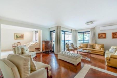 Apartamento para alugar com 220m², 3 quartos e 4 vagas