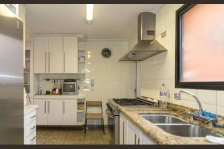 Apartamento para alugar com 220m², 3 quartos e 4 vagas