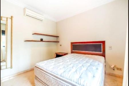 Apartamento para alugar com 220m², 3 quartos e 4 vagas