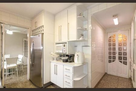 Apartamento para alugar com 220m², 3 quartos e 4 vagas