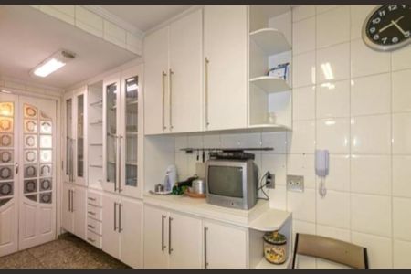 Apartamento para alugar com 220m², 3 quartos e 4 vagas