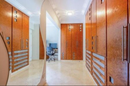 Apartamento para alugar com 220m², 3 quartos e 4 vagas