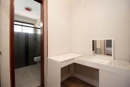 Casa para alugar com 400m², 5 quartos e 4 vagas Casa para alugar com 400m², 5 quartos e 4 vagasCloset da Suíte 4