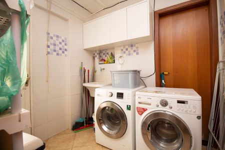 Casa para alugar com 400m², 5 quartos e 4 vagas Casa para alugar com 400m², 5 quartos e 4 vagasÁrea de Serviço